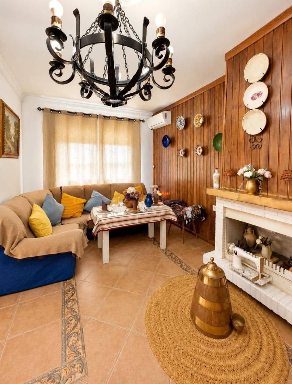 Communal lounge/ TV room