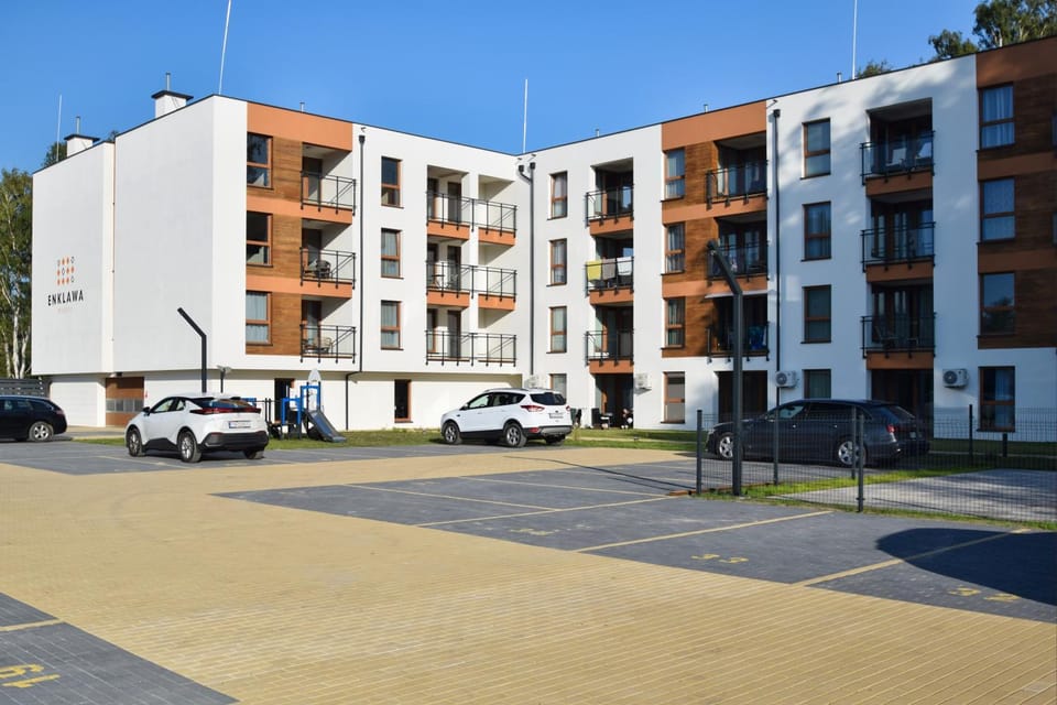 Property building, Neighbourhood, Location, Parking