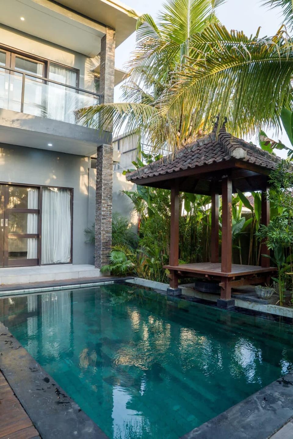 Property building, Swimming pool
