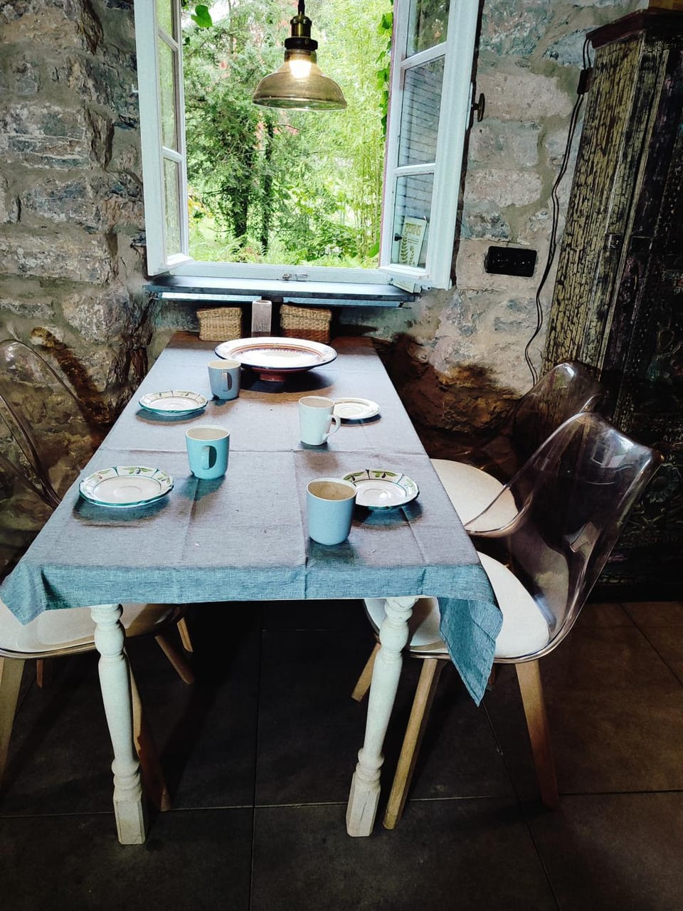 Seating area, Dining area