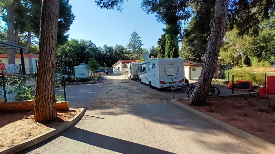 Centinera Camping Campground/ 
RV Resort in Banjole
