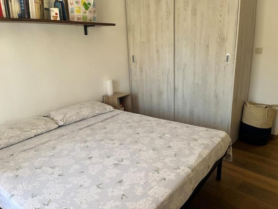 Bilocale con terrazzo in centro storico Apartment in Sardinia