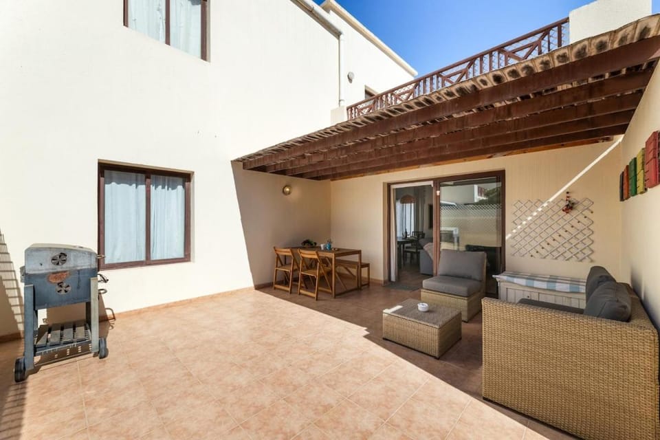 Sunny Lanzarote Home with Rooftop Terrace & BBQ House in Costa Teguise