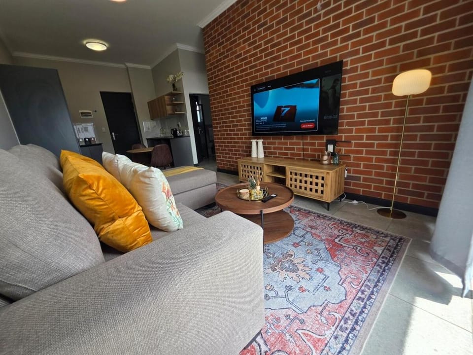 Waterfalls Rest - Spacious 1 bed apartment Midrand Apartment in Sandton