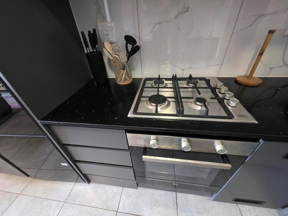 Waterfalls Rest - Spacious 1 bed apartment Midrand Apartment in Sandton