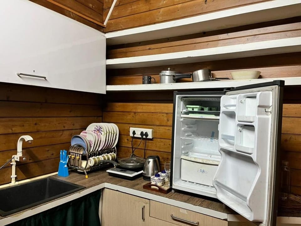 Discover Indore's ONLY Wooden Tree-House Stay! Apartment in India
