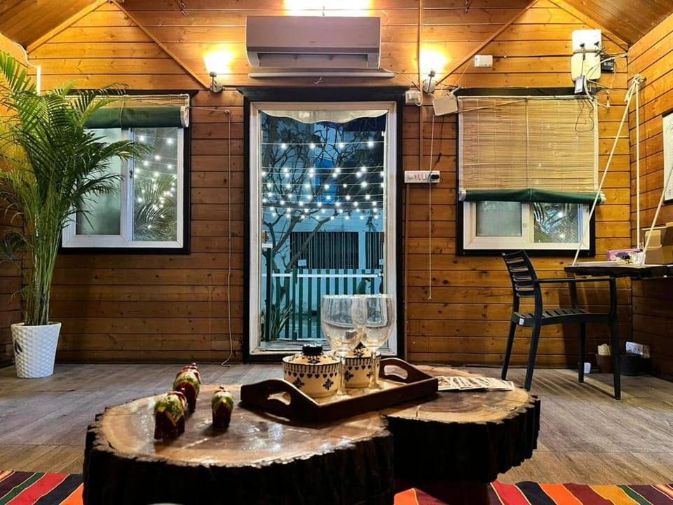 Discover Indore's ONLY Wooden Tree-House Stay! Apartment in India
