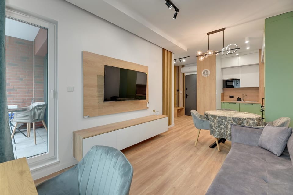 TV and multimedia, Kitchen or kitchenette, Living room, Seating area