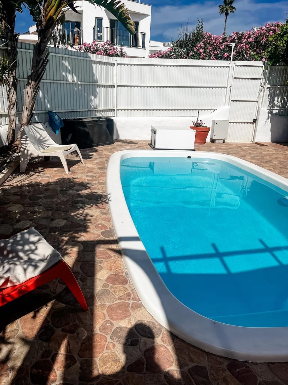 Swimming pool, Swimming pool
