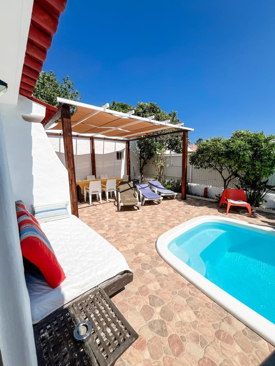 Patio, Swimming pool, Swimming pool, sunbed