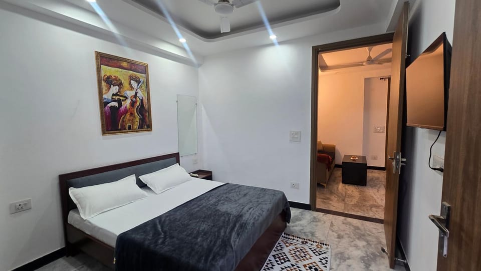 Saket homestays ignou road serviced apartment Apartment in New Delhi