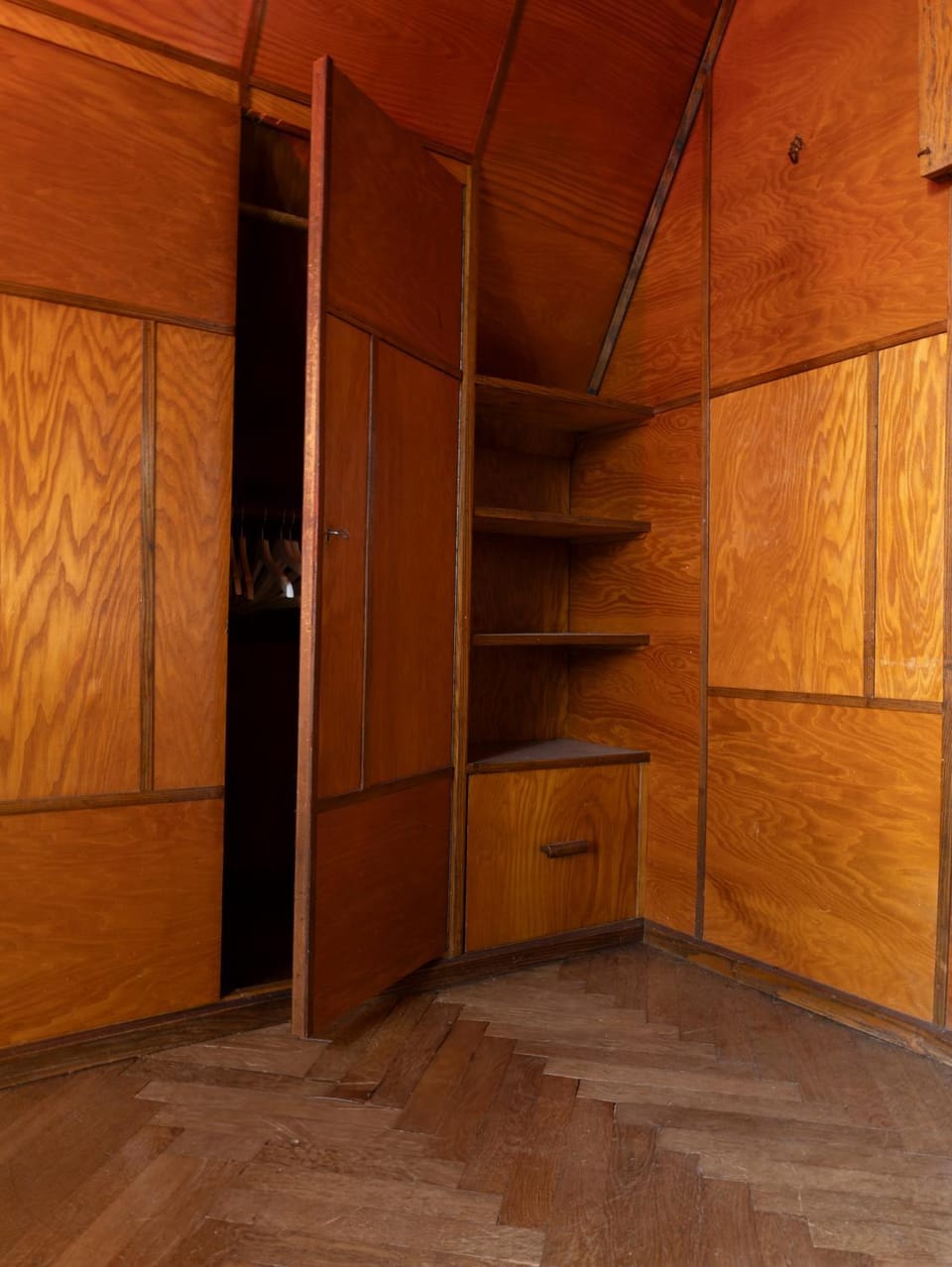 Bedroom, wardrobe