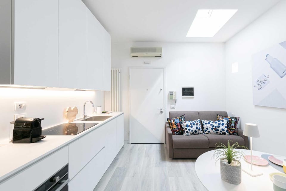 Kitchen or kitchenette, Seating area, Dining area, oven, air conditioner