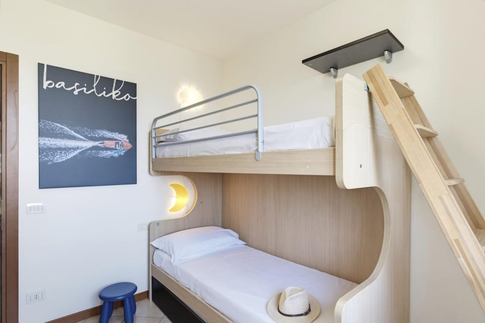 bunk bed
