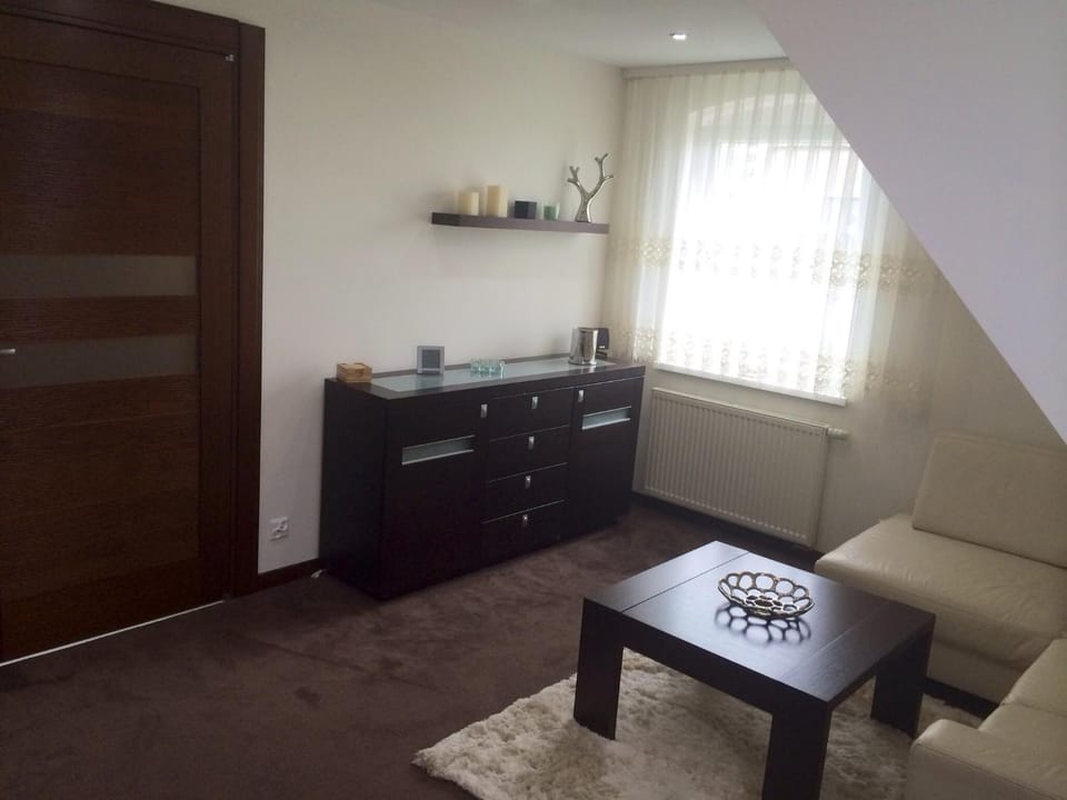 Day, Decorative detail