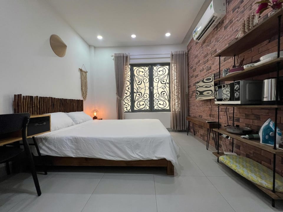 Bed, Photo of the whole room, Bedroom, air conditioner