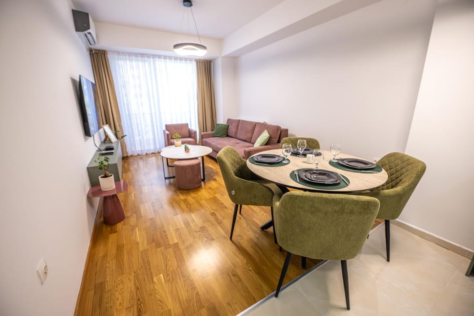 Living room, Seating area, Dining area
