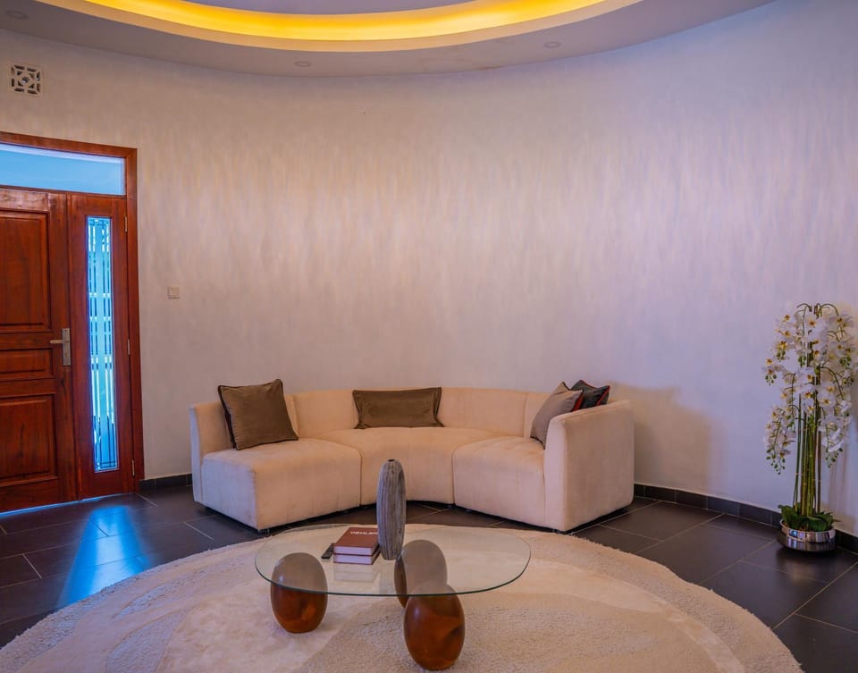 Seating area, Dining area, Internal: Not applicable to any particular room