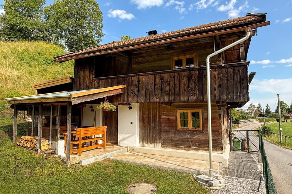 Property building, Garden, Balcony/Terrace