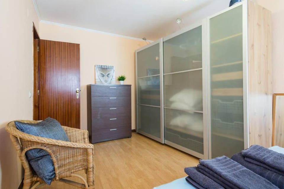 Bed, Bedroom, wardrobe