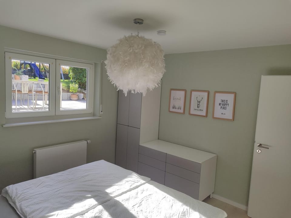 Bedroom, storage