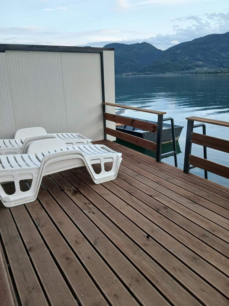 View (from property/room), Balcony/Terrace, Lake view