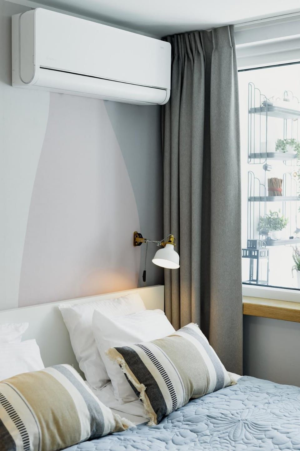 Bed, Bedroom, air conditioner