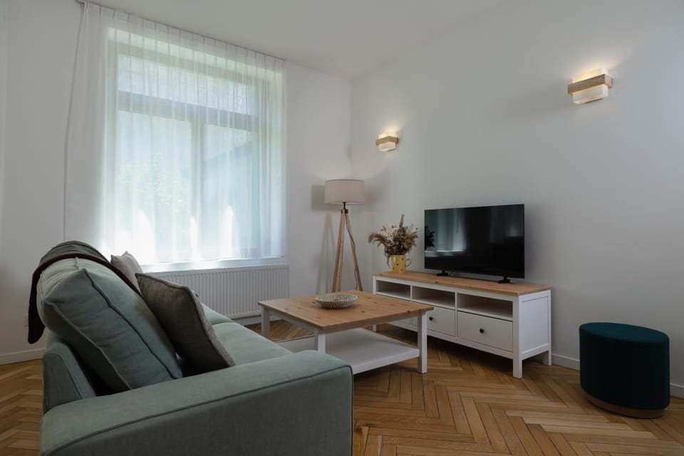 Communal lounge/ TV room, TV and multimedia