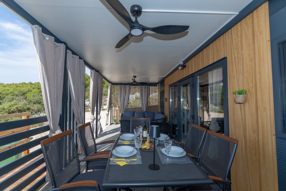 Patio, Day, Balcony/Terrace, Living room, Seating area, Dining area