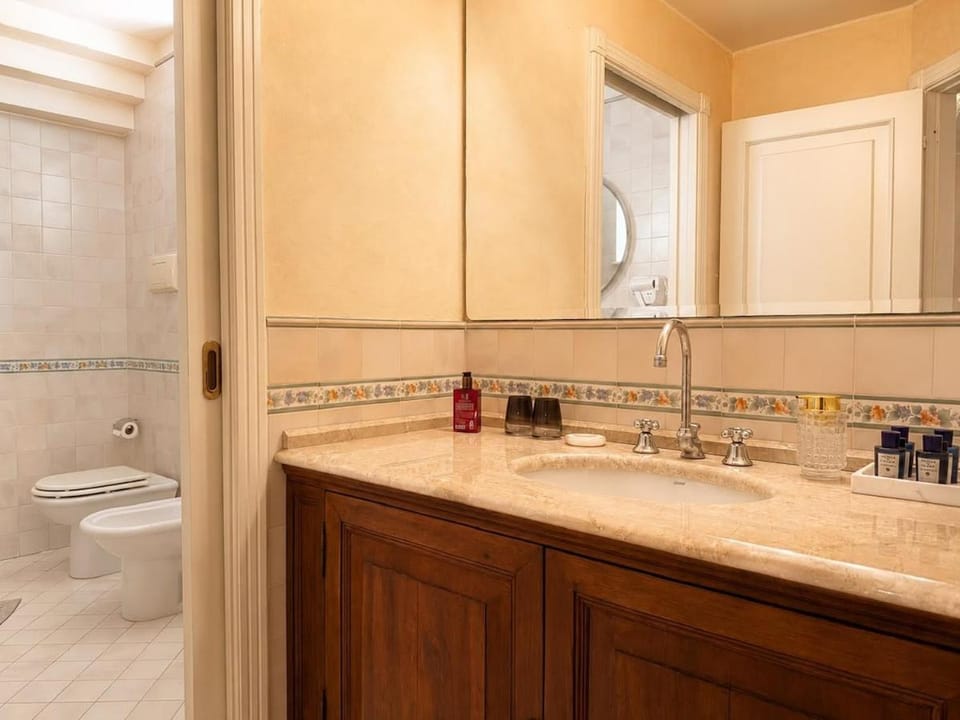 Luxury Villa with Sauna, Ceiling fresco, Jacuzzi and Elevator Villa in Pesaro
