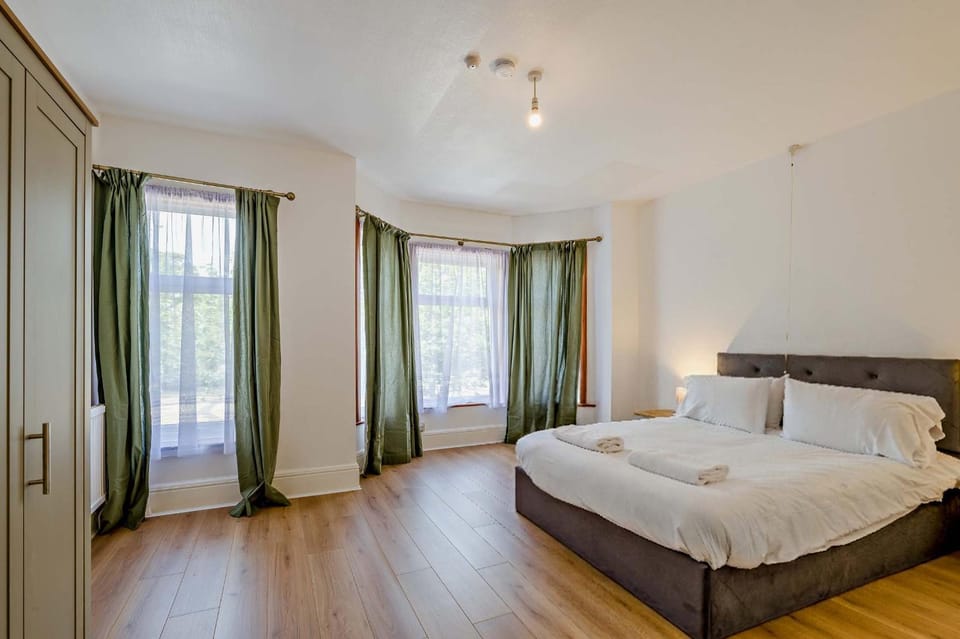 Bed, Bedroom, wardrobe