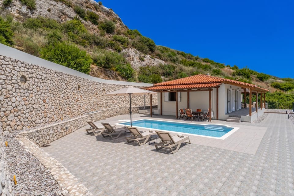 Property building, Mountain view, Swimming pool, sunbed