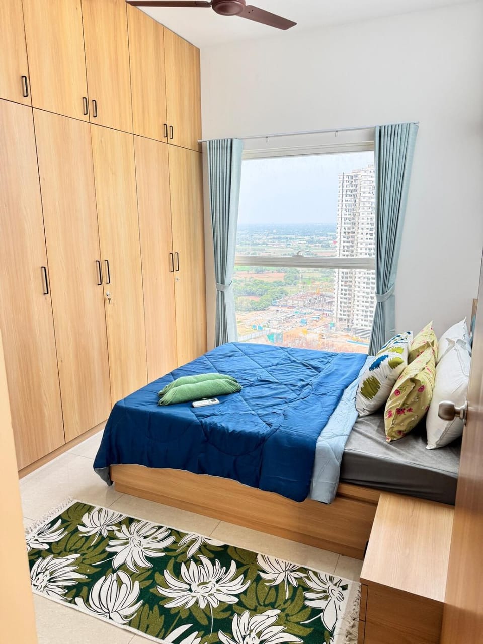 Luxury 2BHK - GIFT City - Corporate & Family Stay Apartment in Gujarat