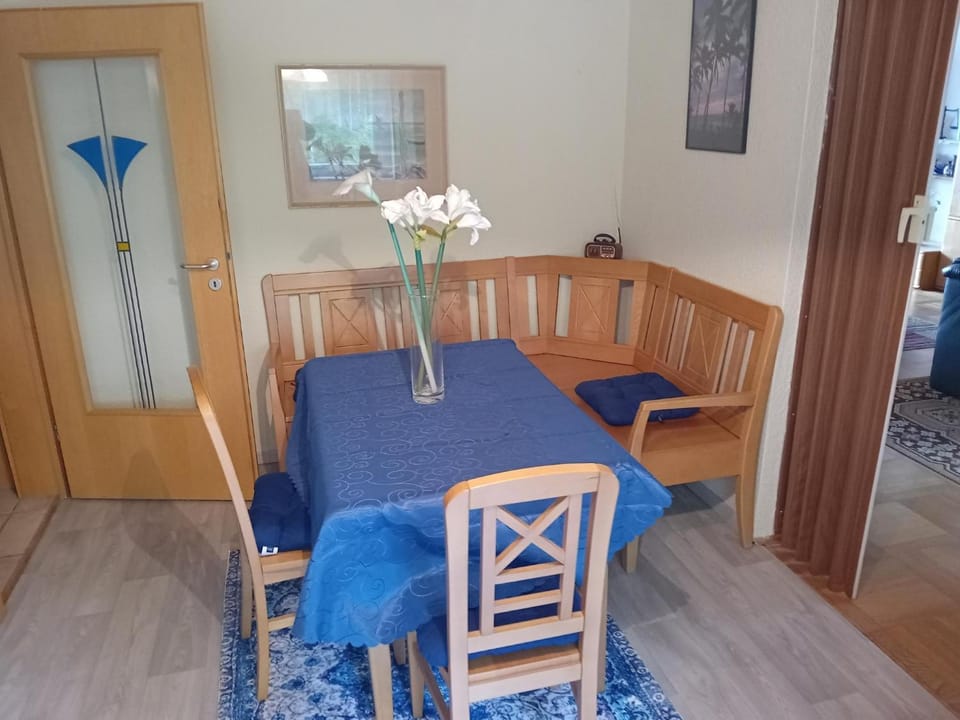 Photo of the whole room, Seating area, Dining area