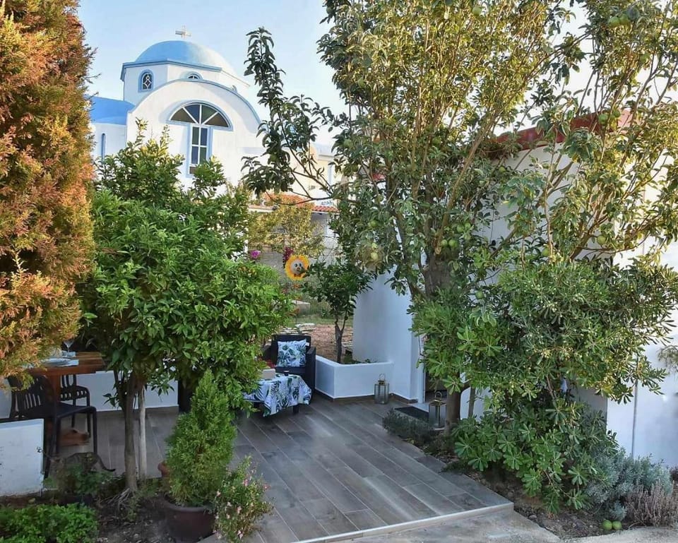 Roboboss garden Apartment in Crete Region