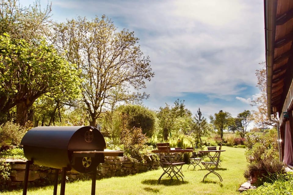Spring, Day, BBQ facilities, Garden