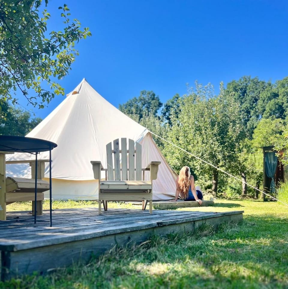 Glamping Vranov Na samotě U Včelína Luxury tent in South Moravian Region