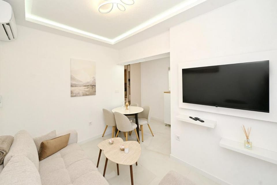 Sea and Mountain Apartment in Kotor Municipality
