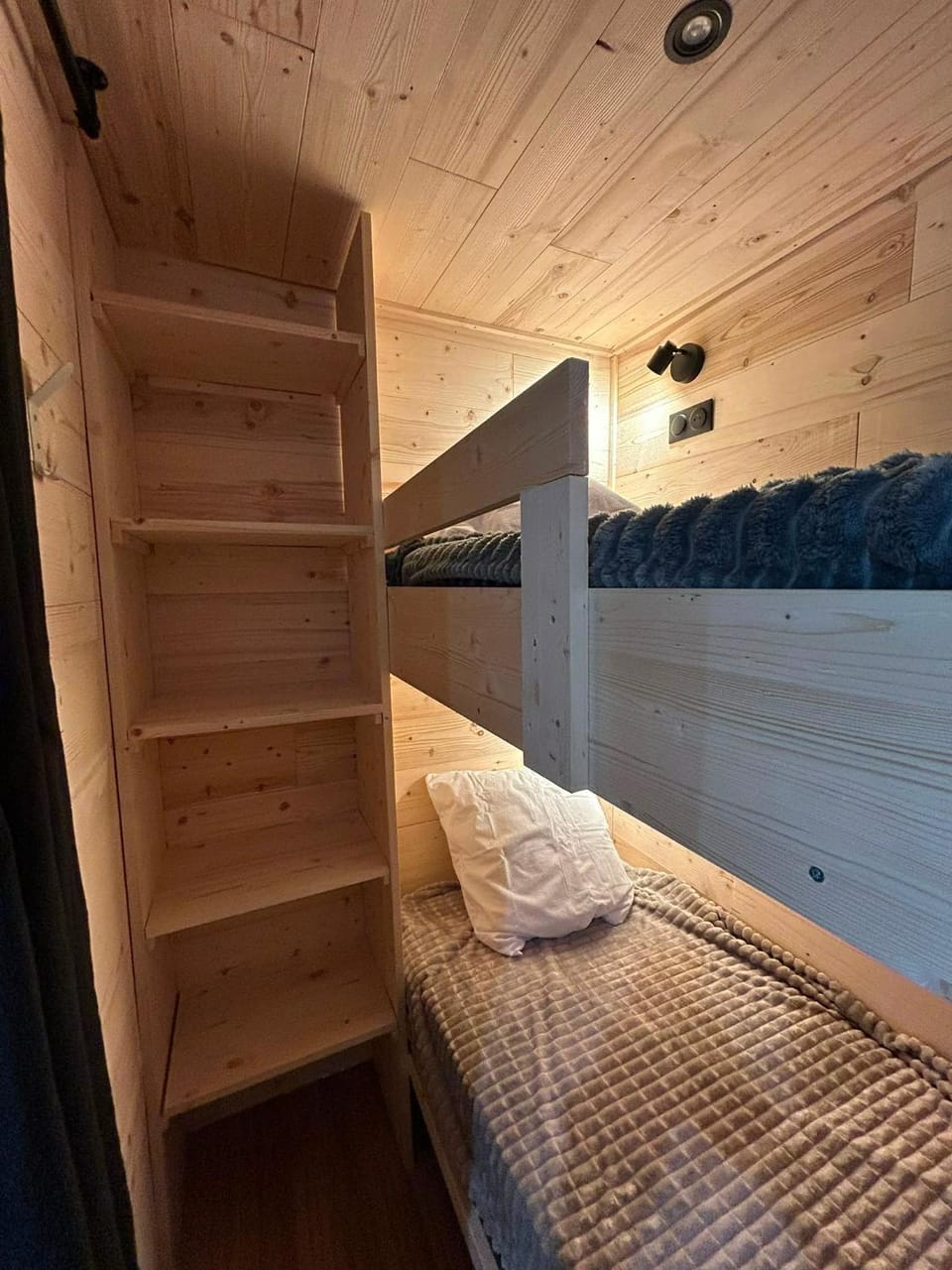 bunk bed