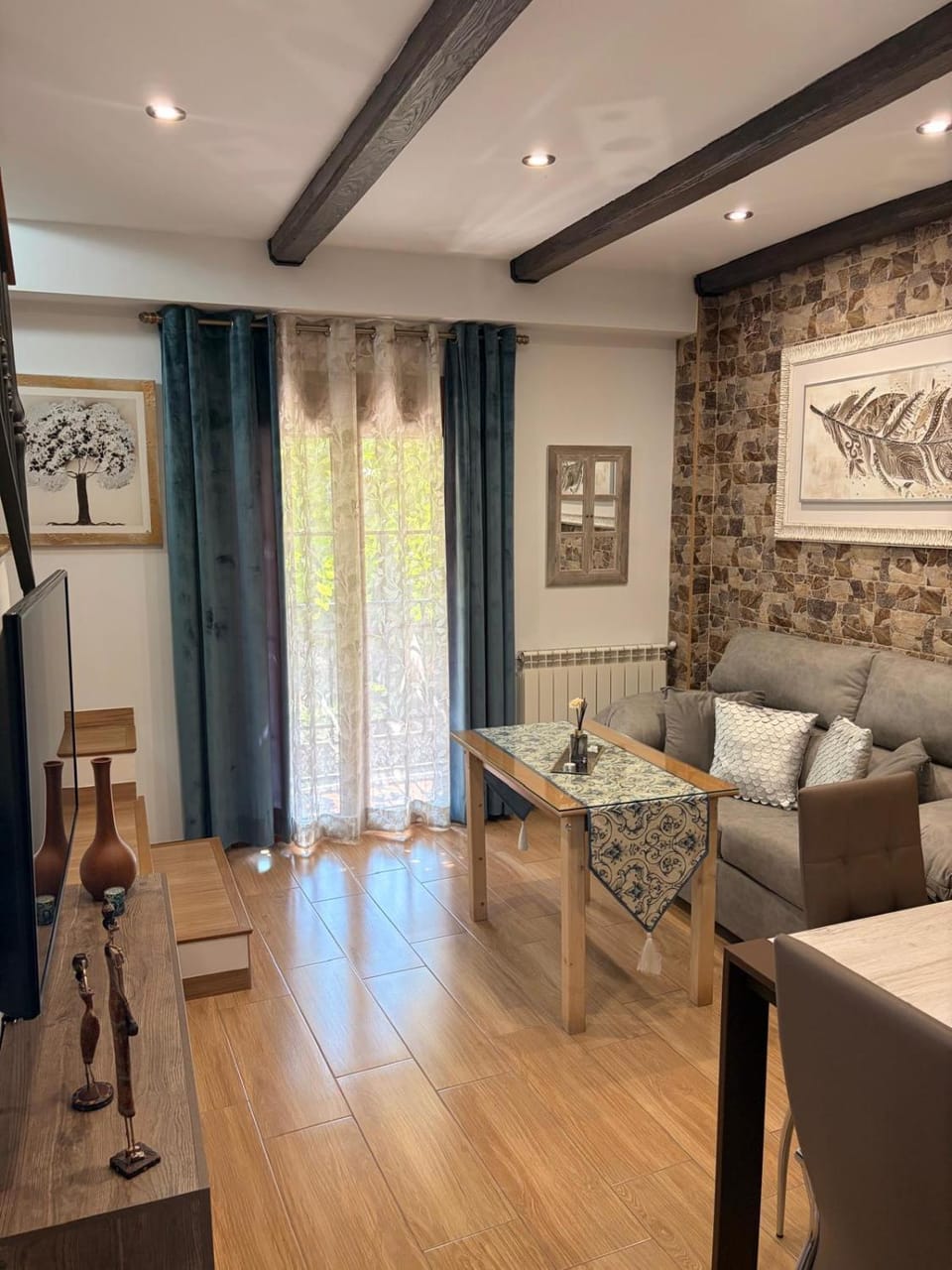 TV and multimedia, Living room, Dining area