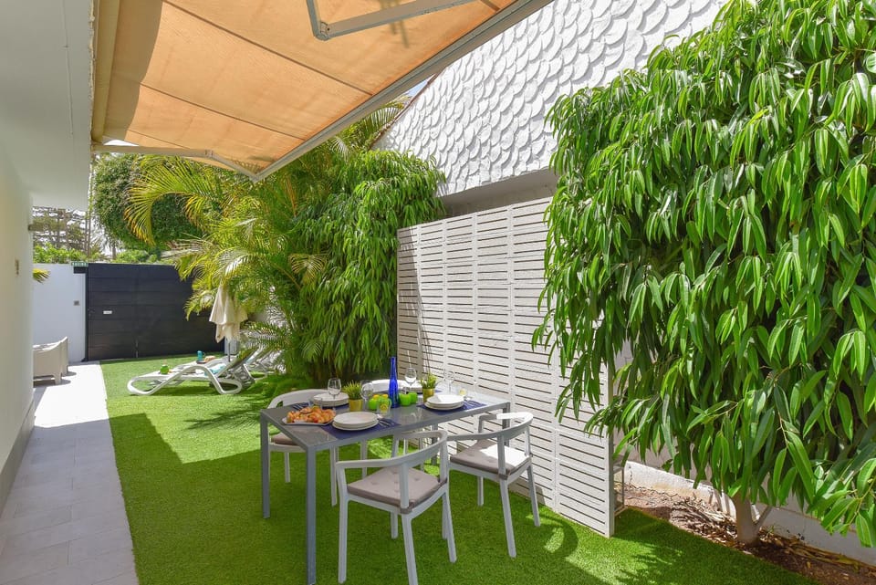 Garden, Dining area