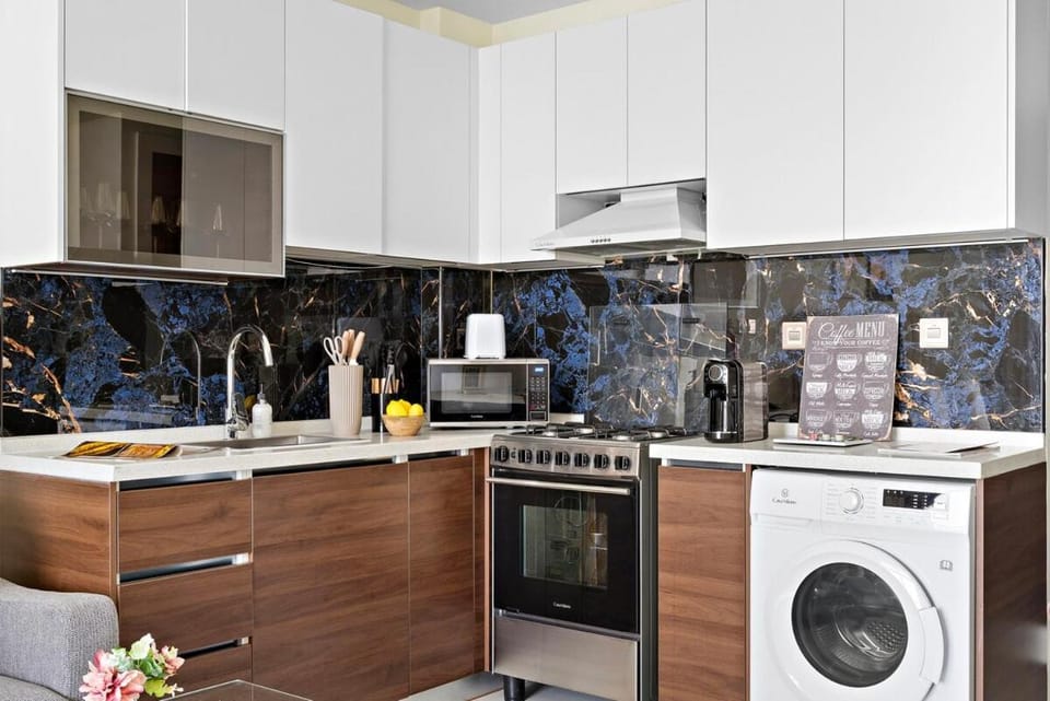 Frank Porter - Jewelz Residence Apartment in Dubai