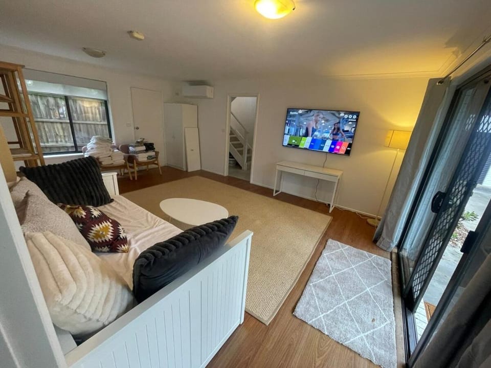 Communal lounge/ TV room, TV and multimedia, Living room