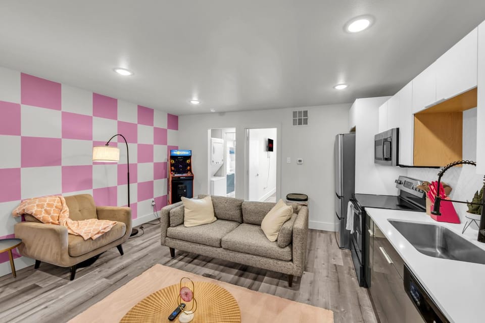 SJ Dallas I4 Apartment in Dallas