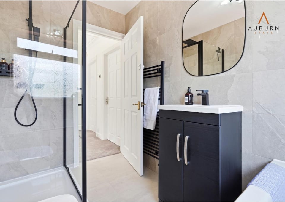 Shower, Bathroom, towels