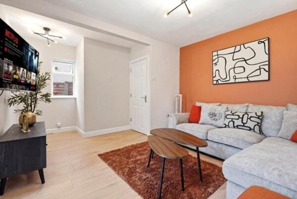TV and multimedia, Living room, Seating area