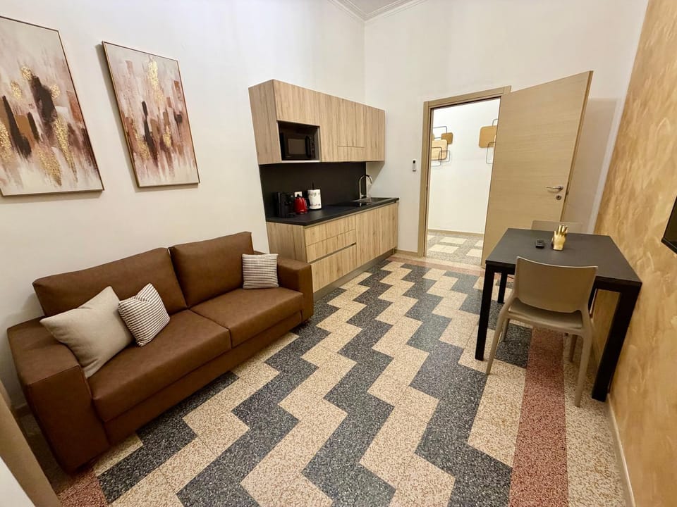 Kitchen or kitchenette, Living room