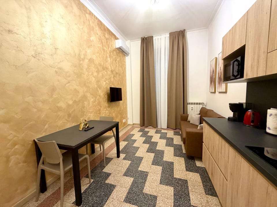 Kitchen or kitchenette, Living room, Dining area
