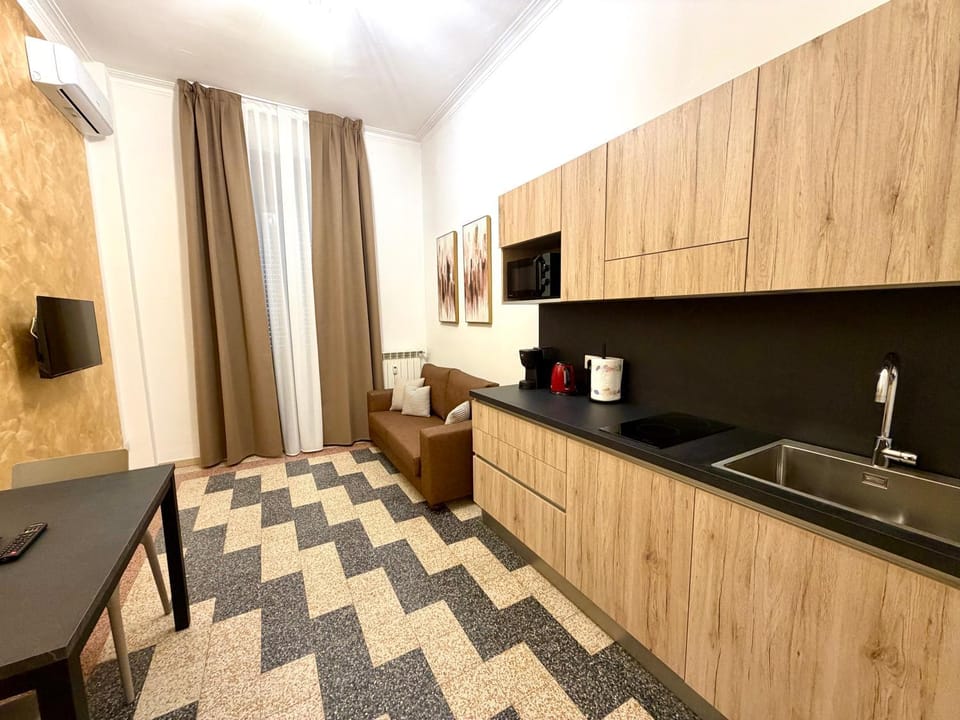 Kitchen or kitchenette