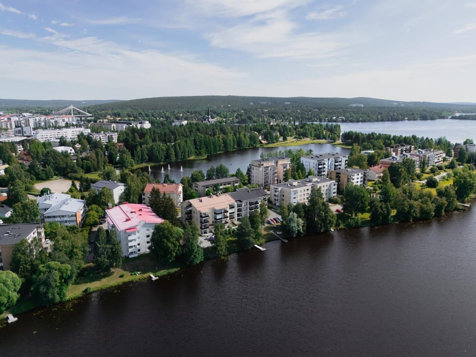 Property building, Day, Natural landscape, Bird's eye view, Lake view, River view, Street view